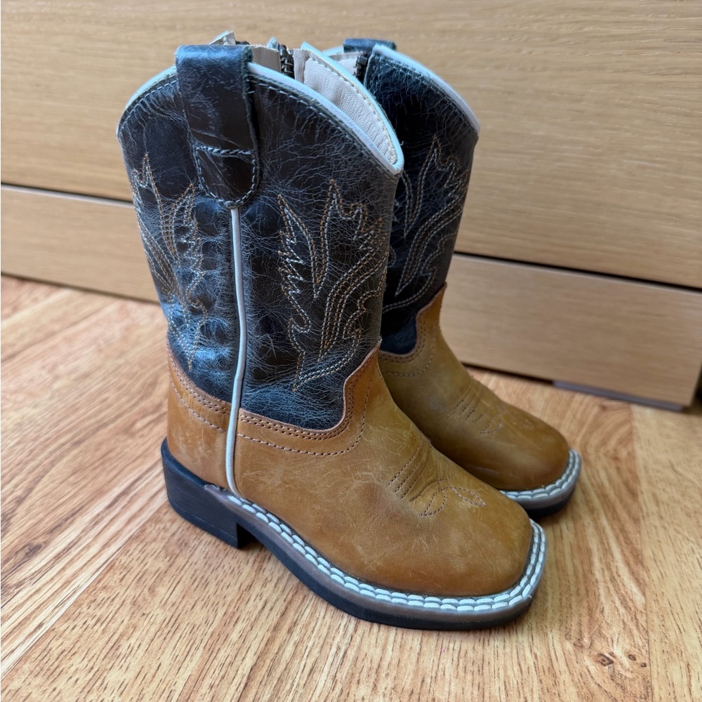 Cody James Boys' Western Boots Size 5